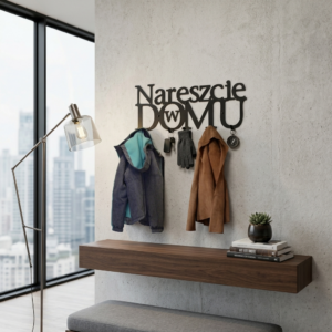 Czarny Wieszak na ścianę nareszcie w domu