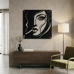 Metalowa dekoracja ścienna kobieta w papierosem