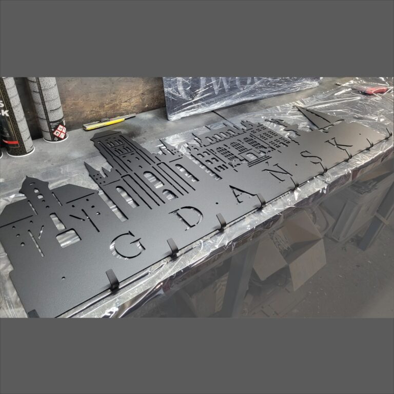 Miejski klimat w przedpokoju: Duży wieszak „Gdańsk” (120 cm)